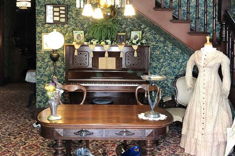 Meux Home Museum Fresno CA 93721