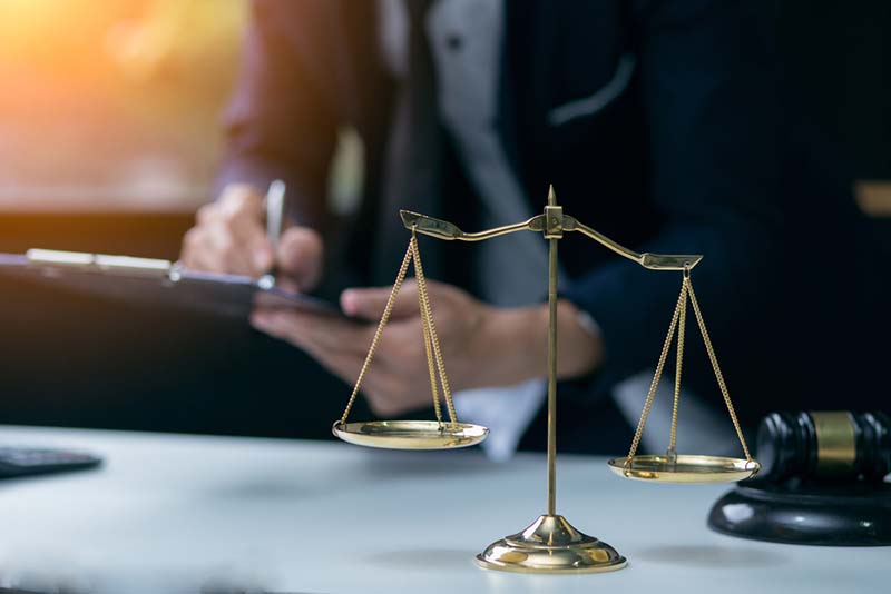 How Much Does a Personal Injury Lawyer Cost